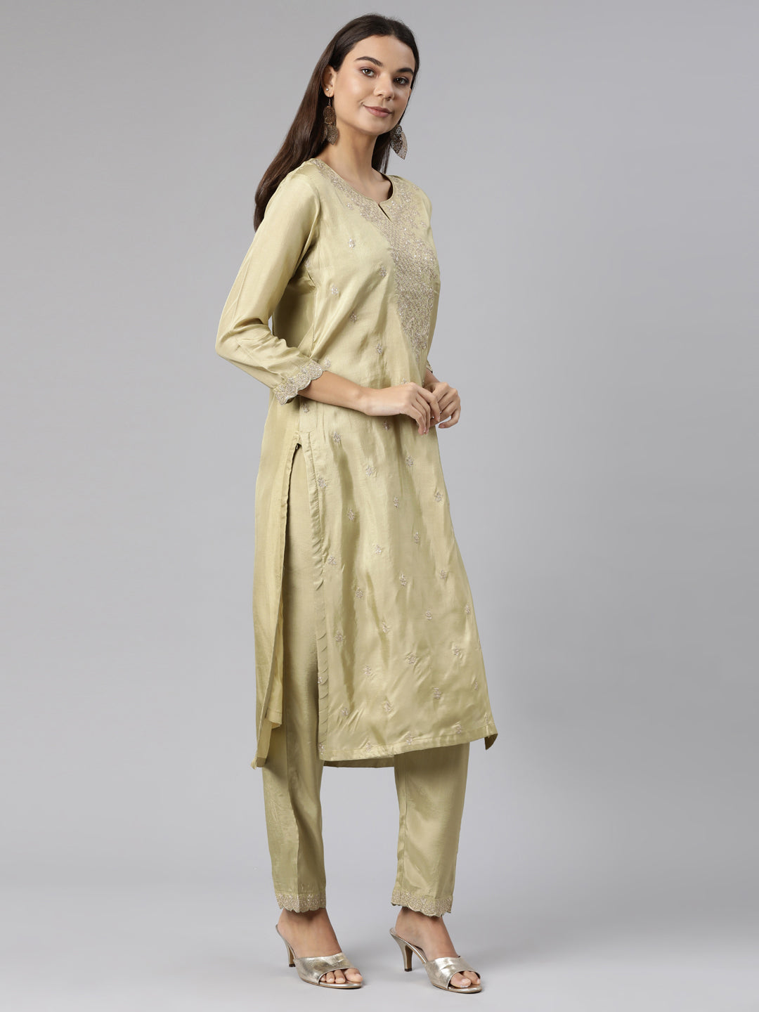 Neeru's Green Regular Straight Floral Kurta And Trousers With Dupatta