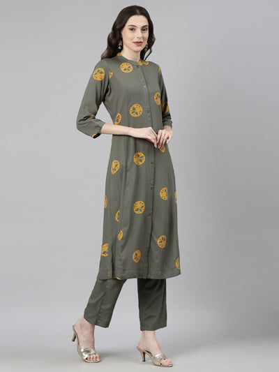 Neerus Green Casual  Straight Kurta and Trousers