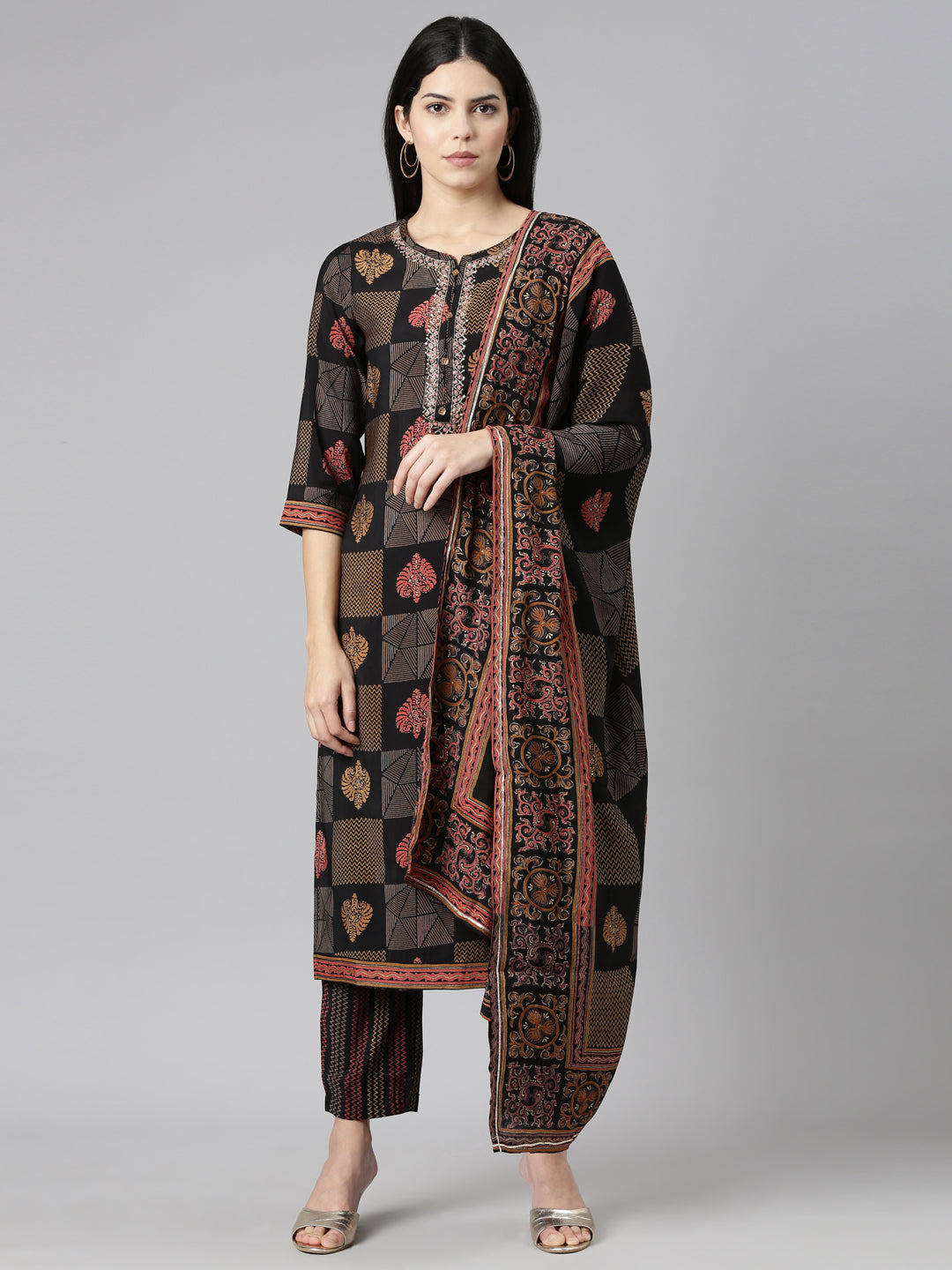 Neeru's Black Regular Straight Printed Readymade Suits