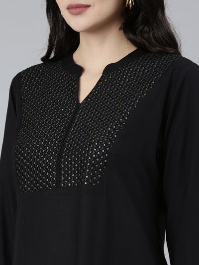 Neeru's Black Regular Straight Solid Kurtas