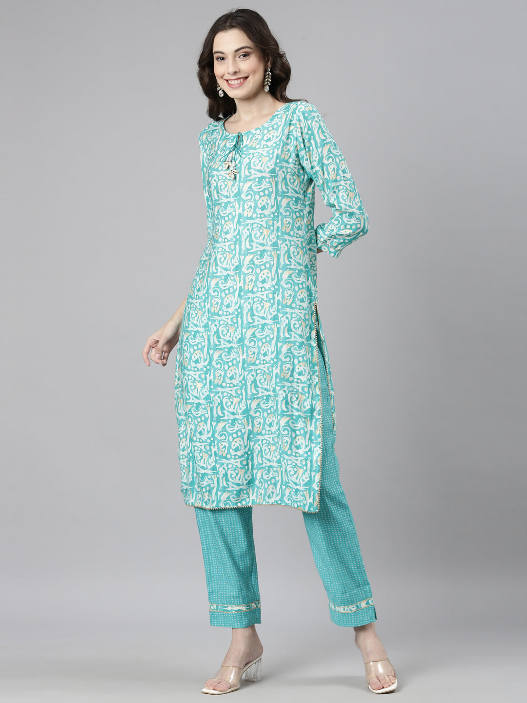 Neerus Sea Green Casual Textured Straight Kurta and Trousers With Dupatta