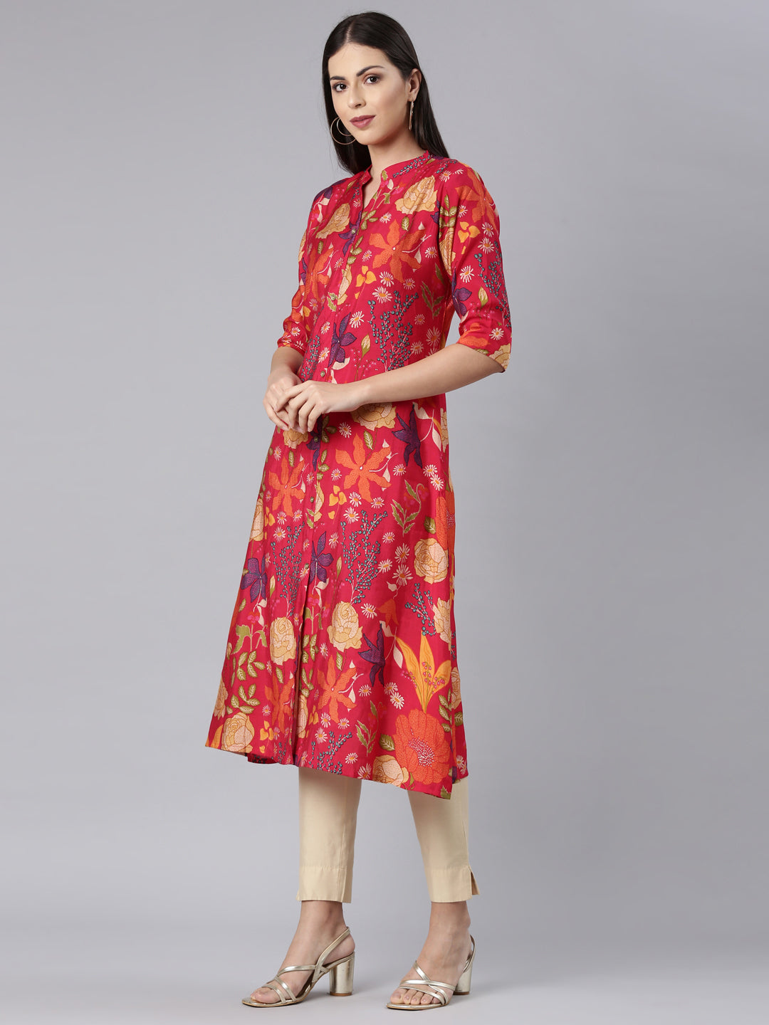 Neerus Red Straight Casual Floral Straight Kurtas