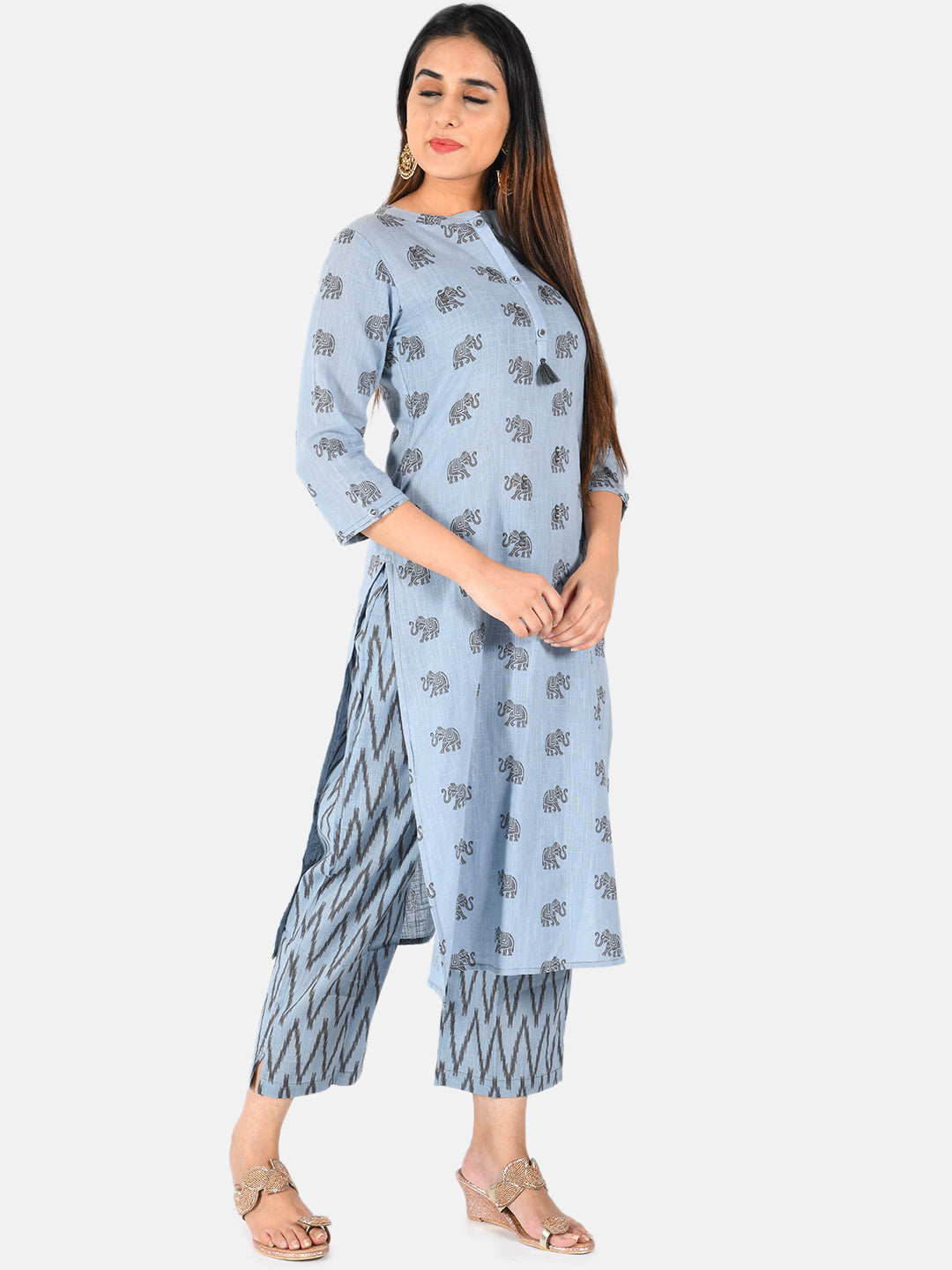 Neerus Women Blue Printed Straight Kurta