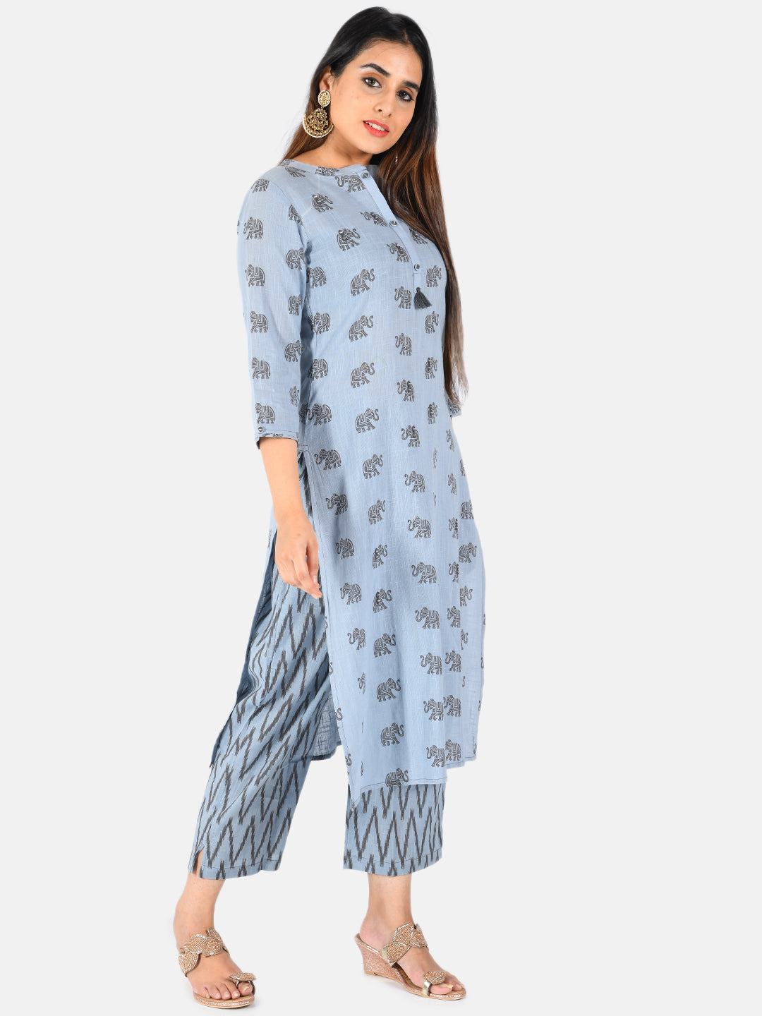 Neerus Women Blue Printed Straight Kurta