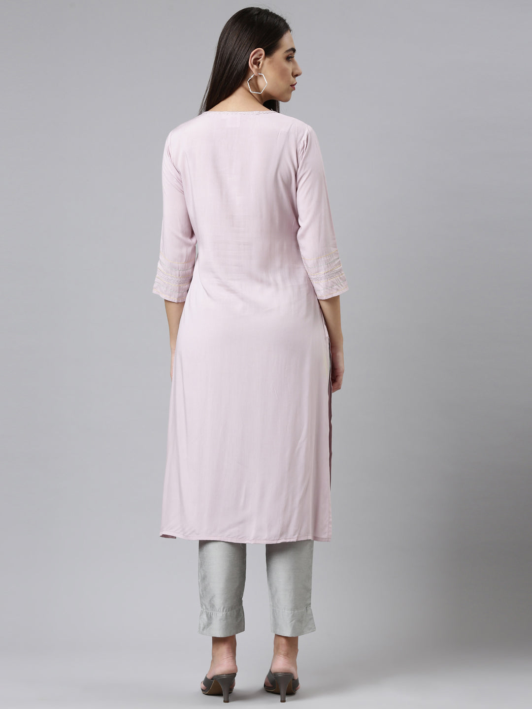 Neeru's Women Pink Floral Embroidered Kurta