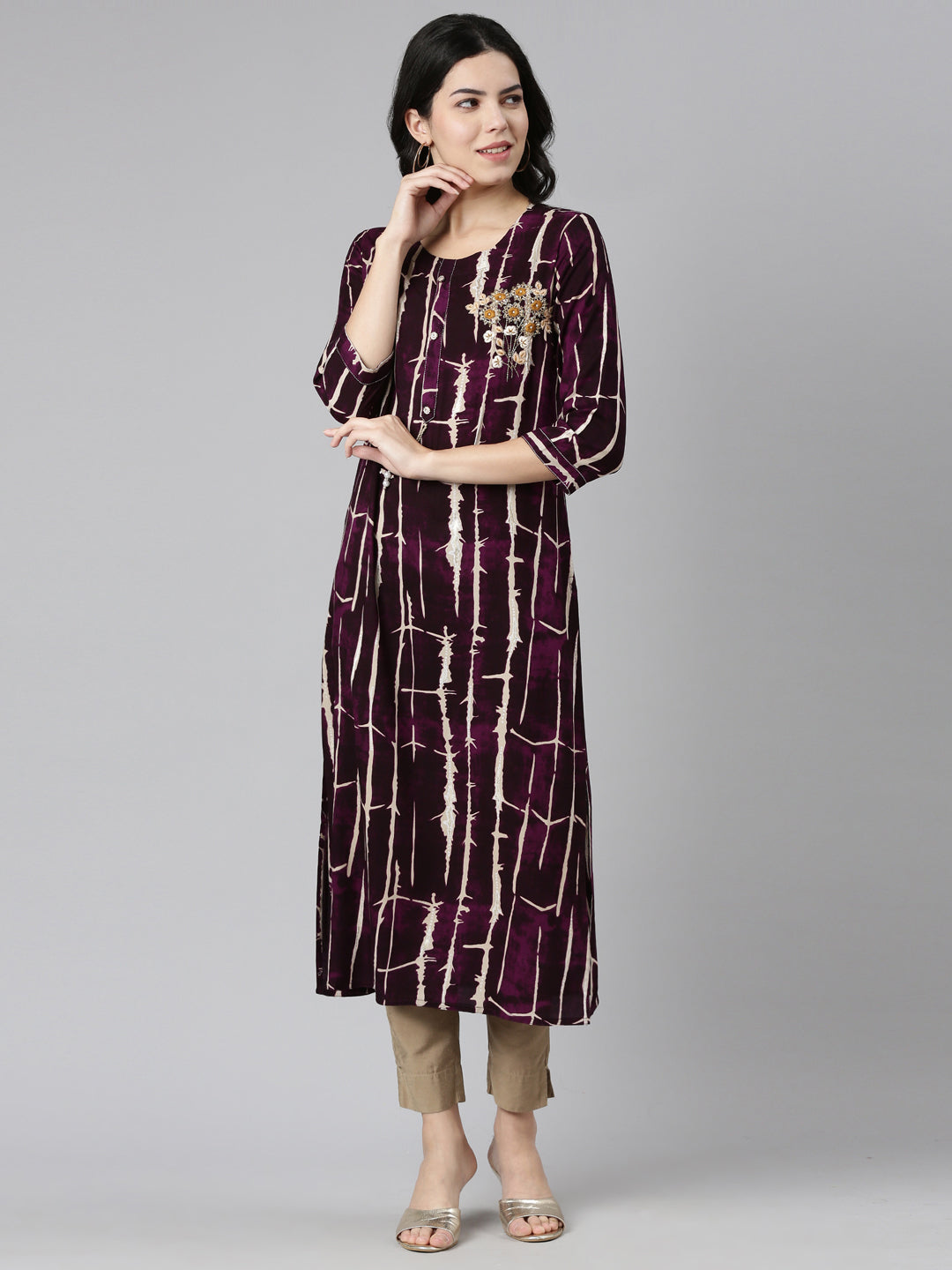 Neeru's Purple Regular Straight Printed Kurtas