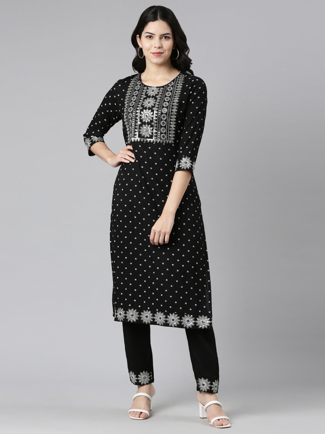 Neeru's Black Regular Straight Printed Kurta And Trousers