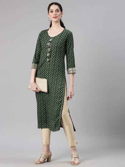 Neerus Green Straight Casual Chevron Kurtas