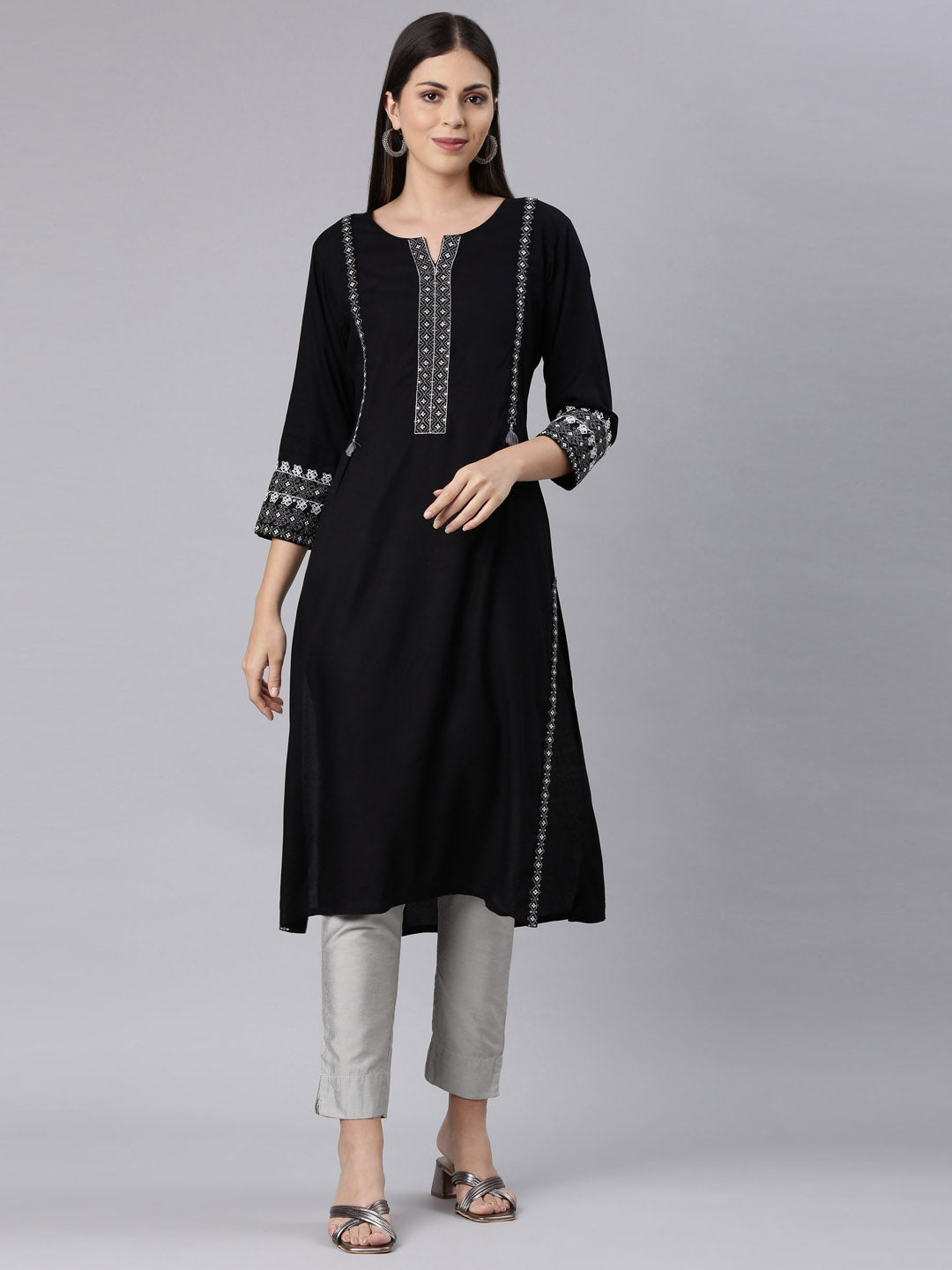 Neerus Black Straight Casual Solid Straight Kurtas