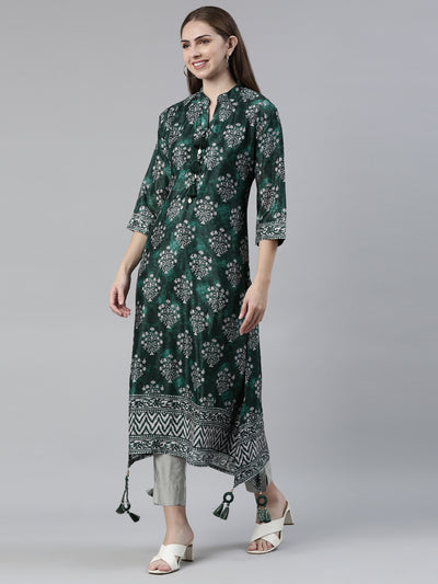 Neeru's Green Curved Regular Crepe Kurtas