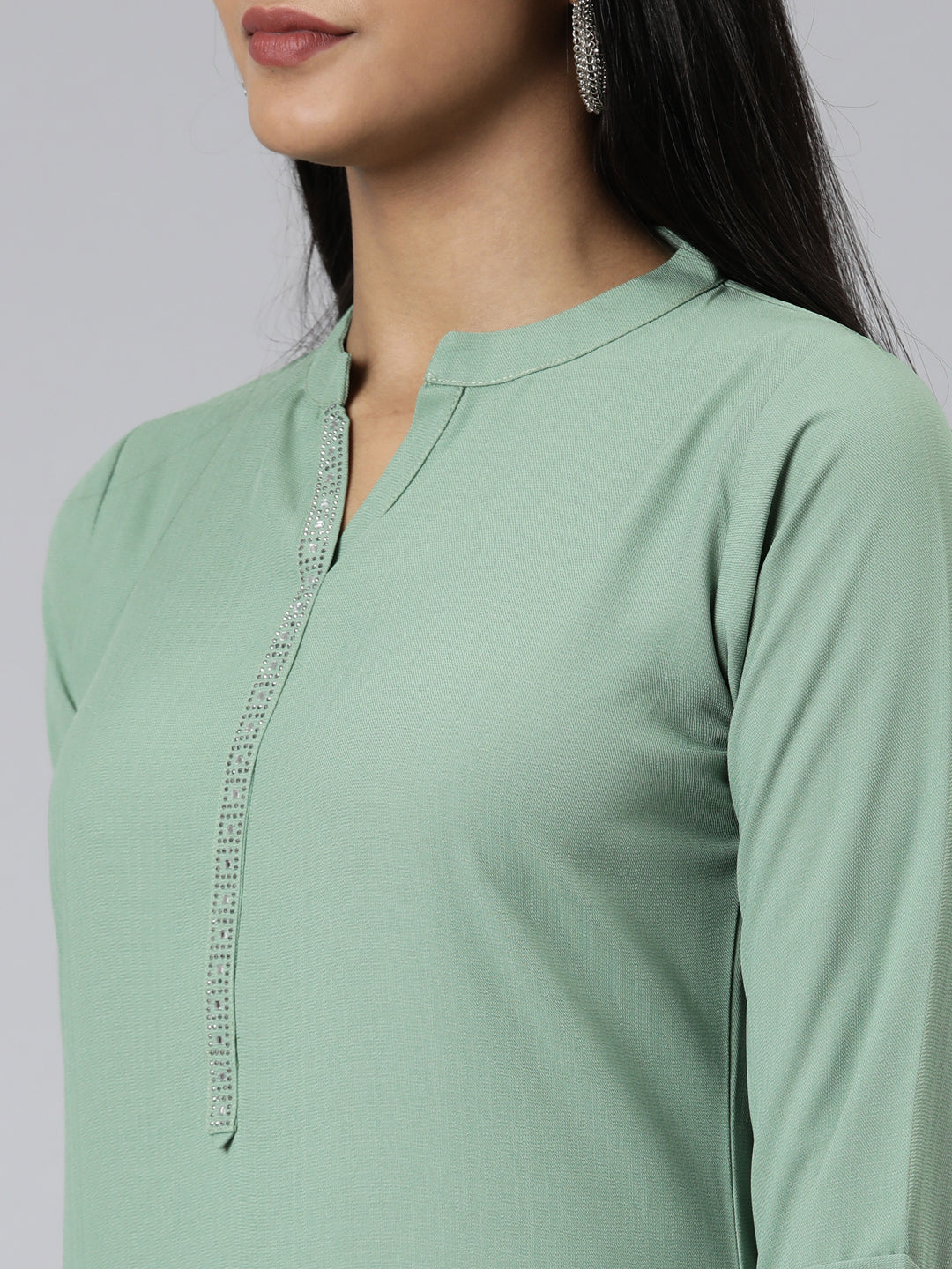 Neeru's Green Straight Solid Viscose Rayon Kurtas