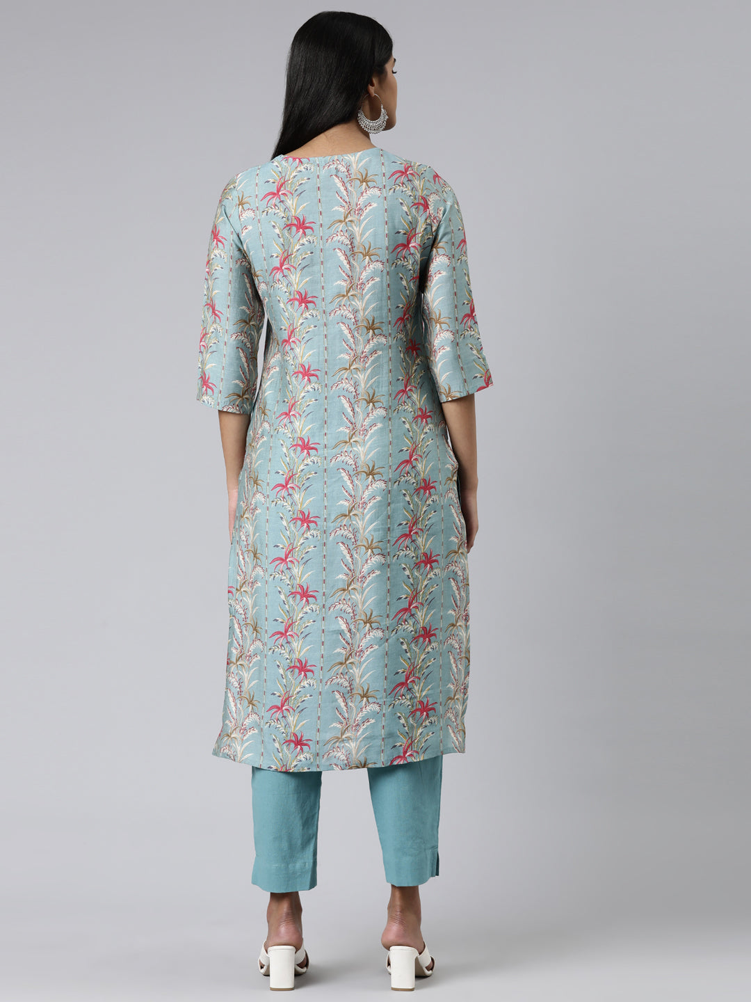 Neeru's Green Regular Calf Length Printed Kurta Solid Trousers